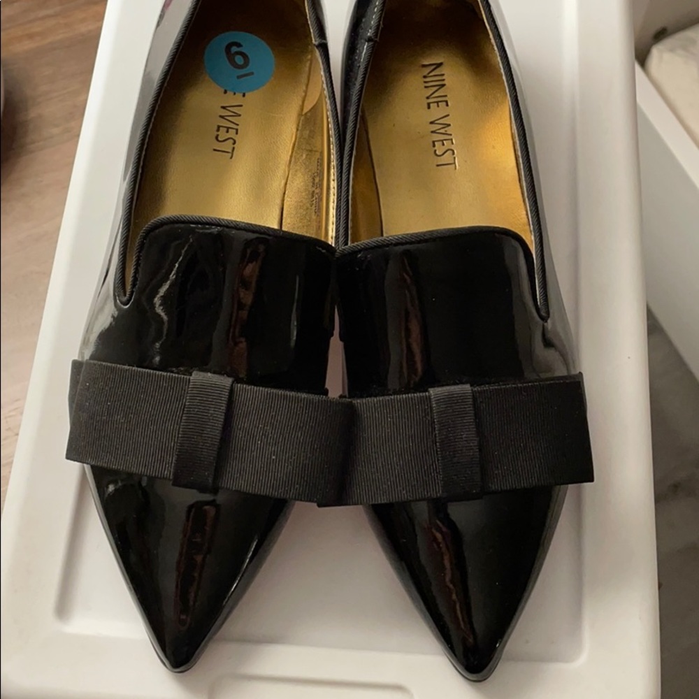 Nine West black bow flats